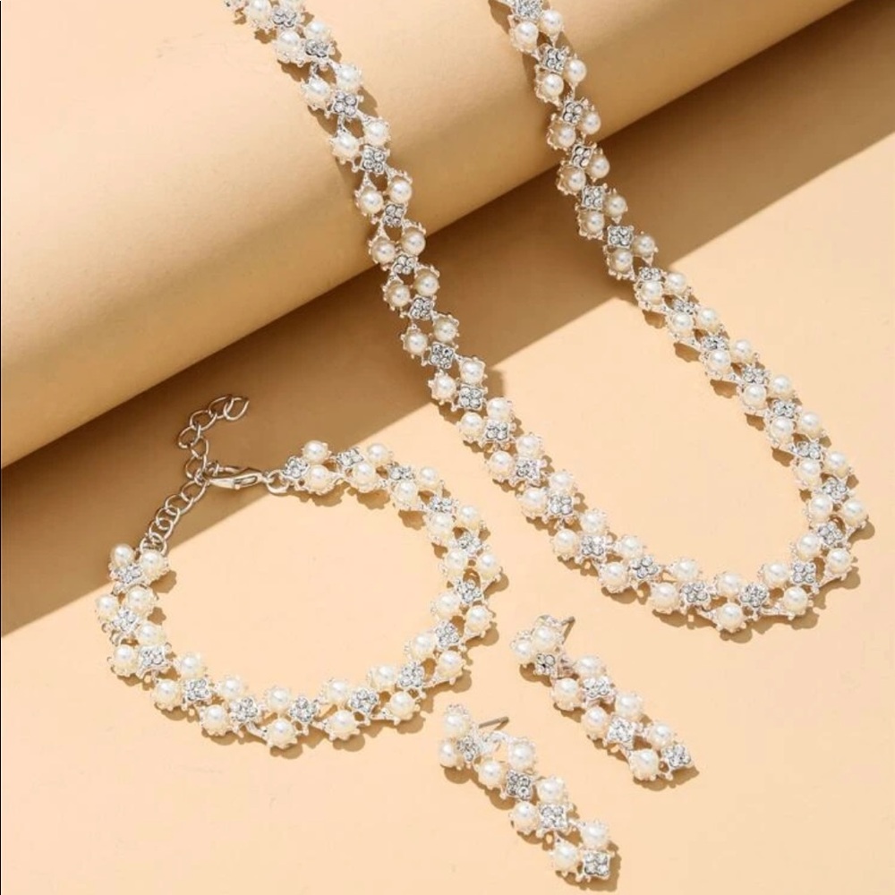 Faux Pearl Jewelry Set